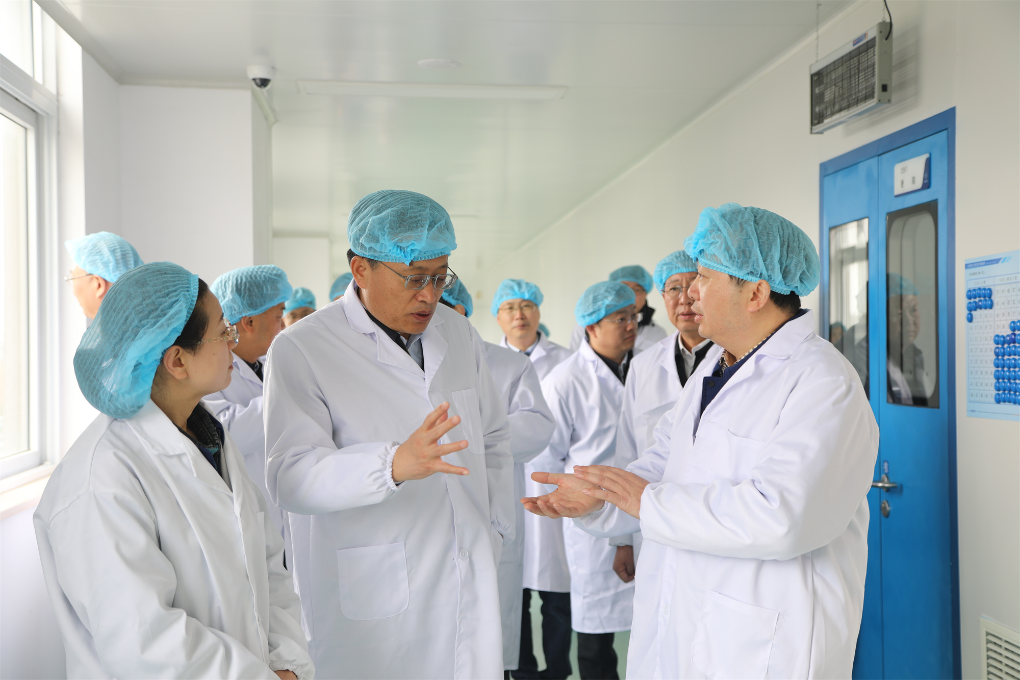 江苏省副省长胡广杰一行莅临GA黄金甲药业调研指导